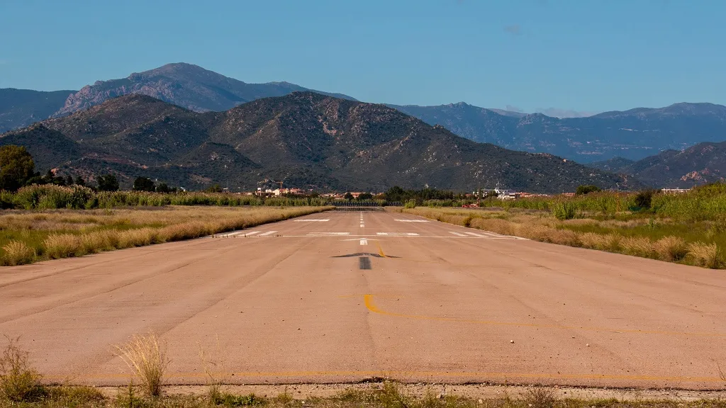 short field takeoff on a paved runway